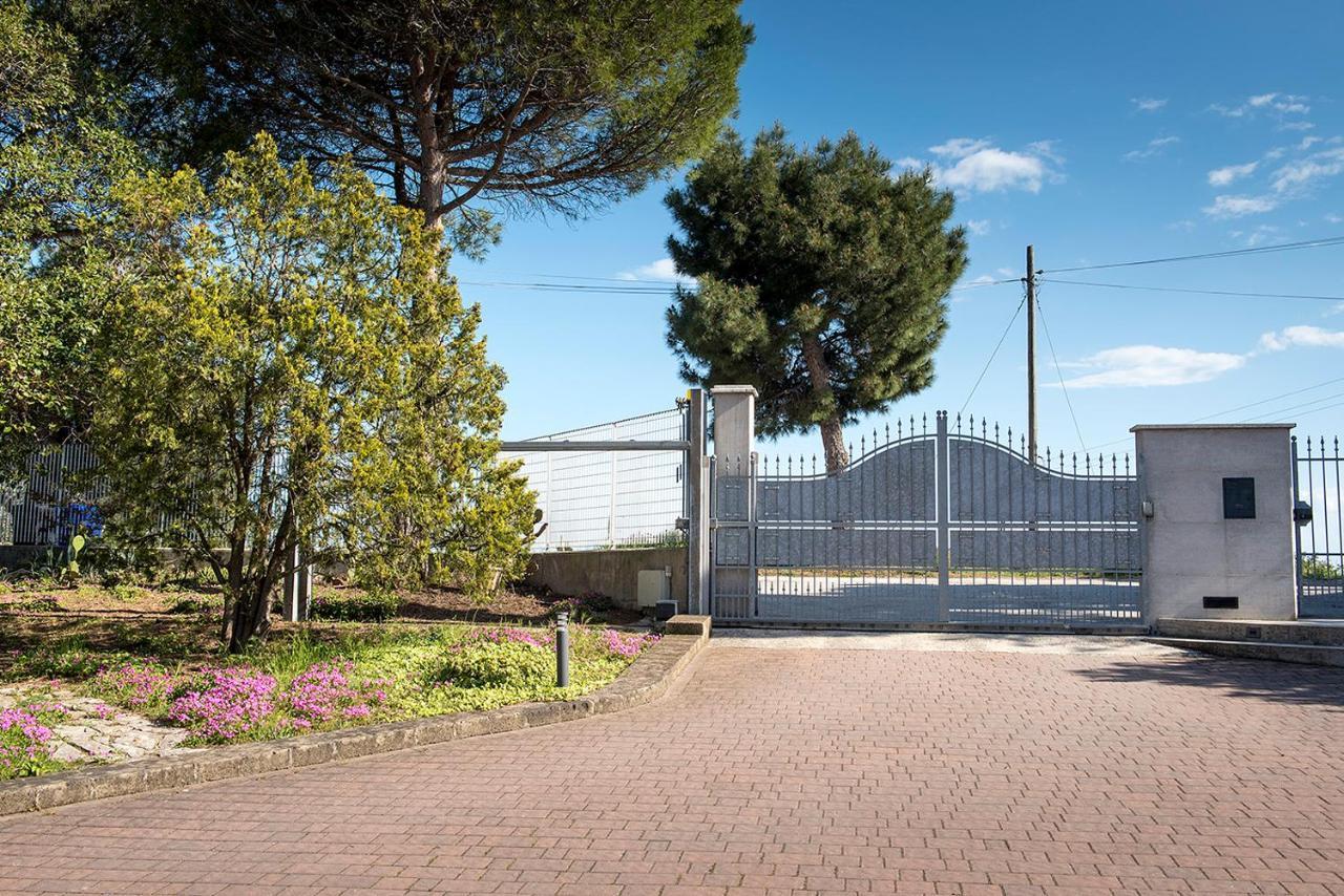 A11 - Varano, Delizioso Trilocale Con Giardino Ancona Exterior photo